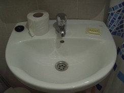 bathroom in Morocco.JPG